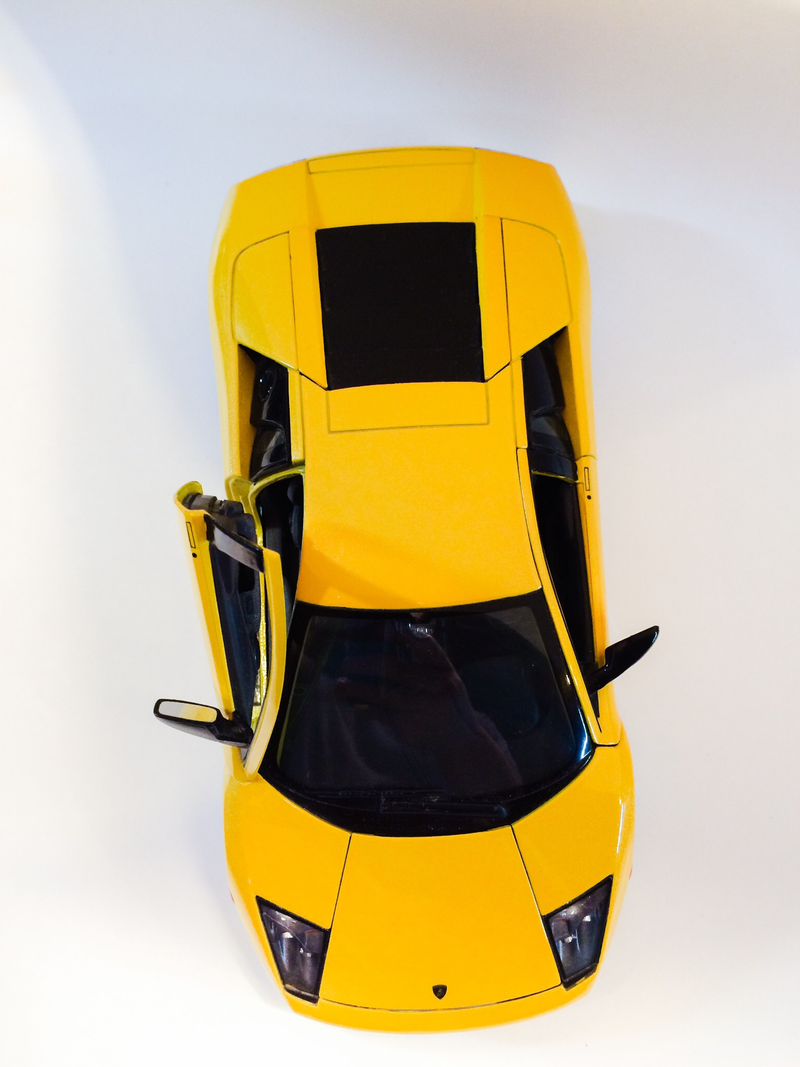Illustration for article titled Lamborghini Murcielago: a 1:18 Diecast Review